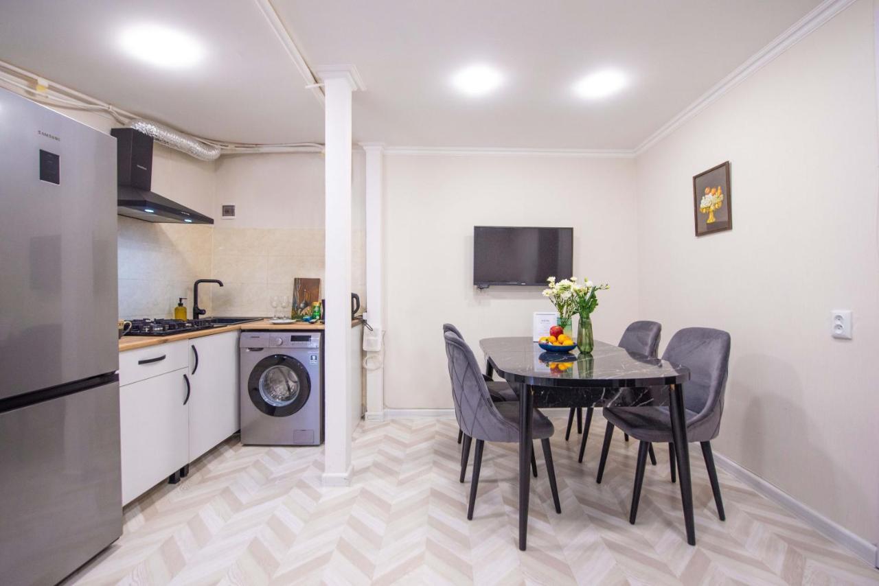 Old Town-Booking Apartment Tbilisi Exterior foto